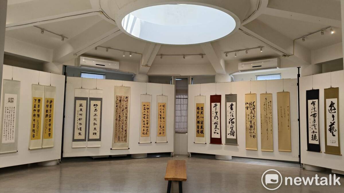 「真如書會」集結全國金牌書法選手，也是台灣國語文競賽寫字的重要推動團體，在明宗書法藝術館邀請下，自即日起至7月24日止盛大舉辦「真如妙墨 2025真如書會聯展」，主辦單位竭誠歡迎各界前往細品書法家們的精彩力作。 圖：黃博郎／攝