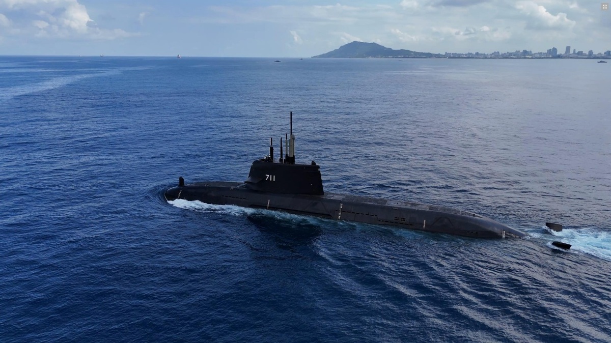 「海鯤軍艦」7月3日第三次浮航海試。 圖：翻攝台船官網