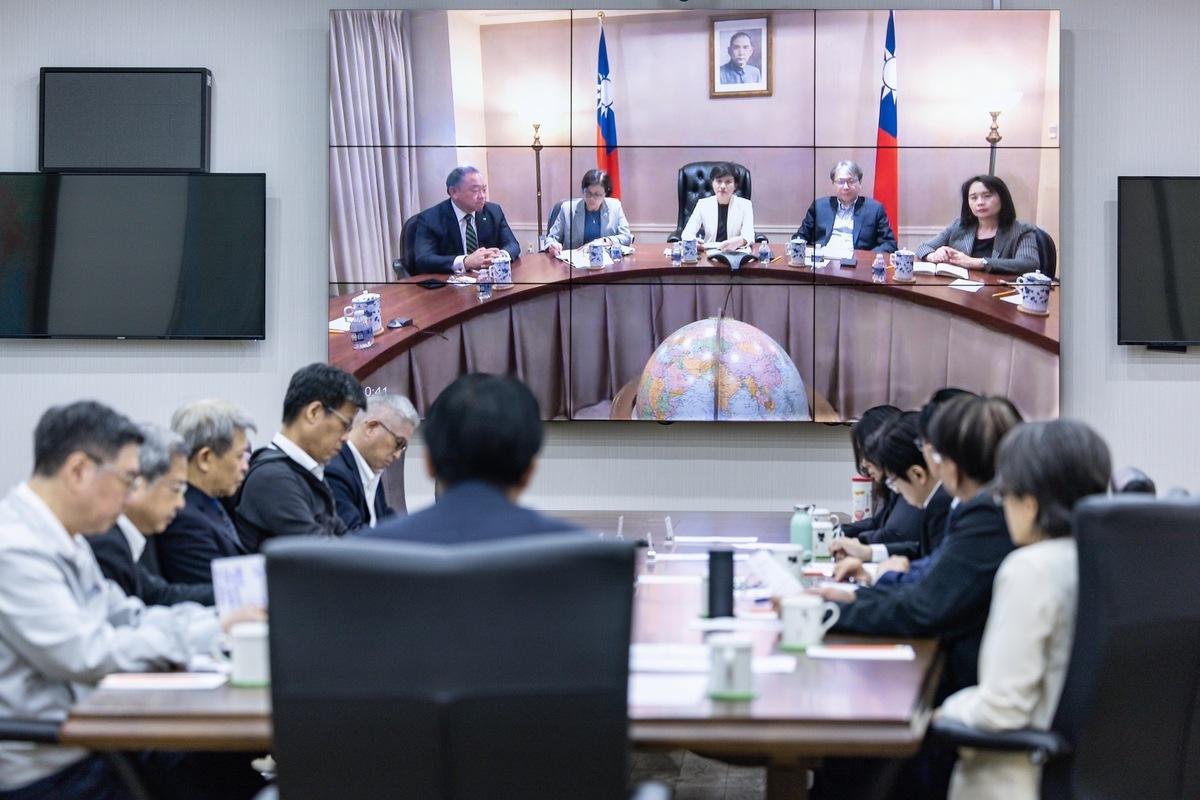 賴清德總統昨天深夜與我國經貿談判團隊視訊，並說要為國家爭取合理的關稅。 圖：總統府提供