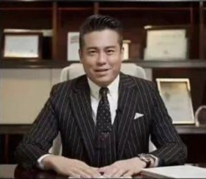 「DGCX 鑫康嘉」創辦人黃鑫用「穩定幣」吸引資金，現已捲款潛逃。 圖：擷取自《騰訊網》