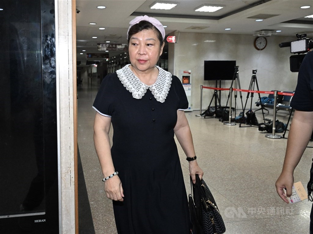 國民黨立委羅明才新店服務處主任繆維蕙（圖），涉偽造民進黨新北市議員陳乃瑜罷免提議書，遭北檢聲押禁見獲准，繆女不服提抗告，高院8日駁回抗告確定。（中央社檔案照片）