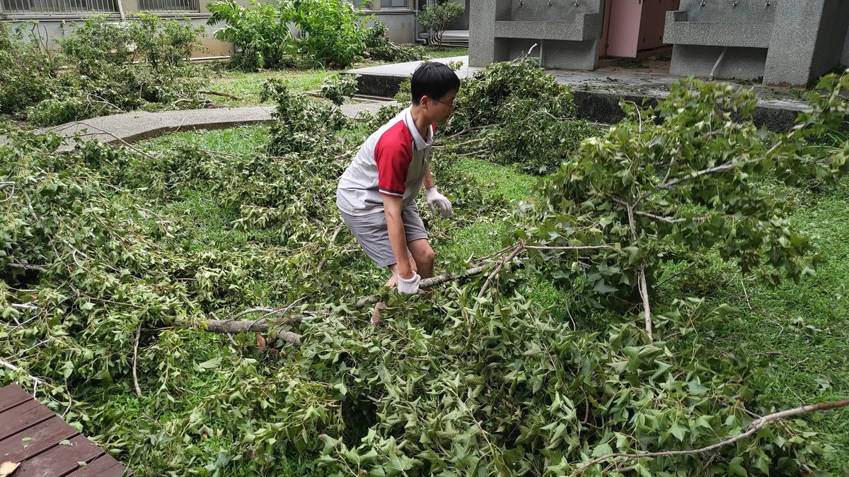 嘉市府與校園攜手，災後迅速搶修，重建校園安全環境。  （圖：取自嘉義市政府）