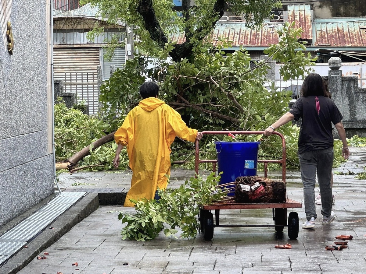 嘉市府與校園攜手，災後迅速搶修，重建校園安全環境。 （圖：取自嘉義市政府）