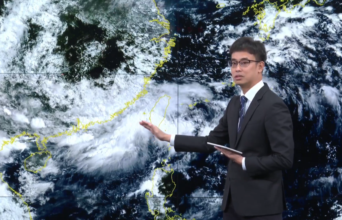 因應太平洋低壓帶和西南風帶來的豪雨，中央氣象署於上午10時30分說明最新天氣情形。 圖：翻攝自中央氣象署臉書