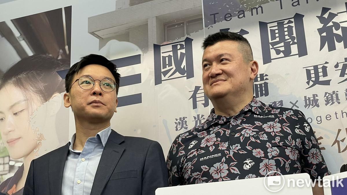 林飛帆（左）說，政府透過實地演練，盼民眾進一步提升自我保護能力。 圖：高逸帆／攝