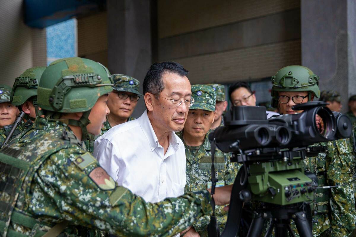 顧立雄日前在媒體餐敘中表示，這項政策核心在於優先針對常備部隊實施「編實動員」，進一步推動後備擴編動員，並以「原兵歸原位」的原則驗證部隊戰力恢復能力。 圖：國防部/提供