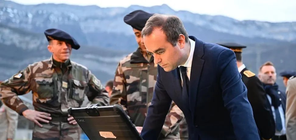 法國國防部長勒科爾努（Sébastien Lecornu）強調法國的「絕對紅線」就是反對烏克蘭非軍事化。 圖：翻攝自 X NEXTA
