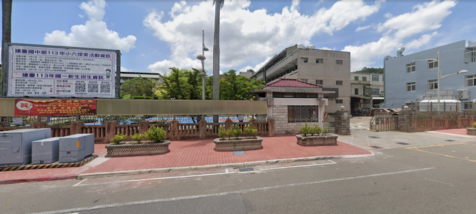 建臺高中誤報23名考生考科，國教盟批校方推責，教師發言傷家長，國教盟籲啟動應變機制，為23名考生加開特殊教室應考。(此為建臺高中示意) 圖：翻攝自Google Map