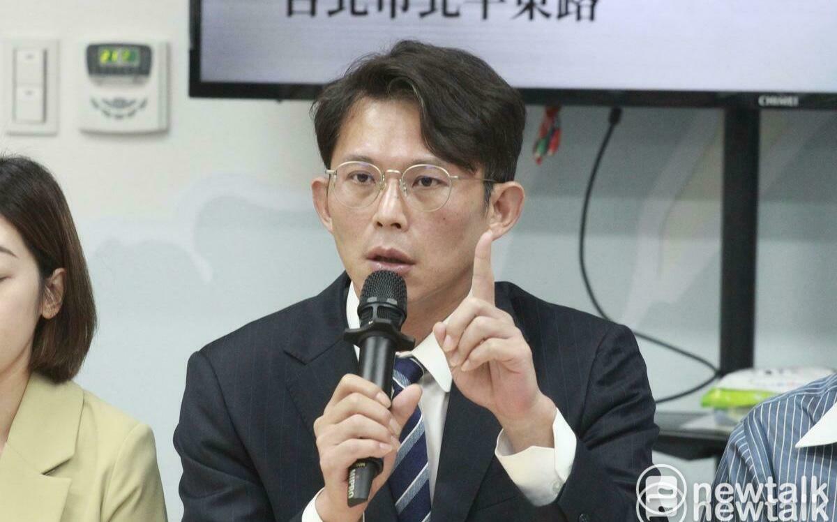 柯文哲遭羈押卻收投票通知 黃國昌：不讓受監禁者投票嚴重侵害人權