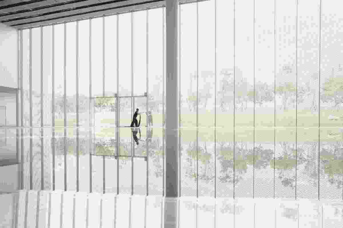 台中綠美圖入口大廳。 圖：SANAA事務所/提供