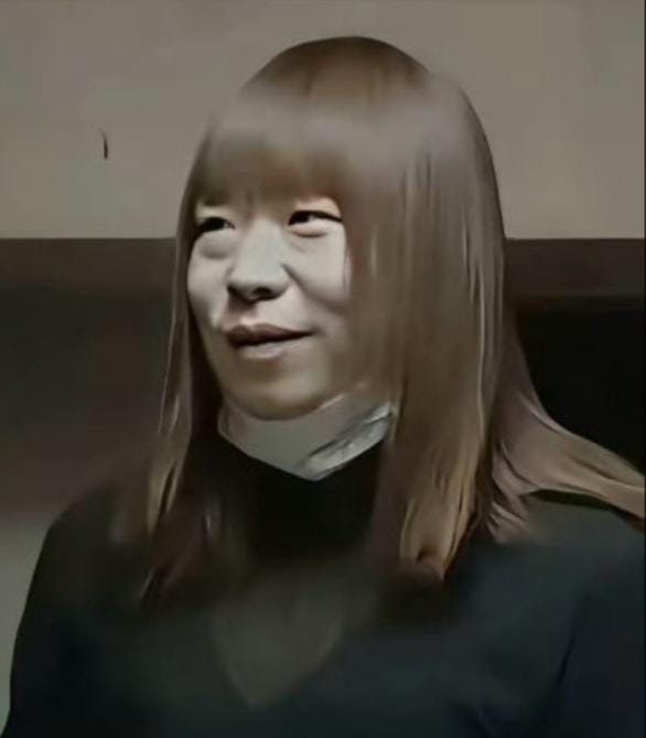 中國南京一名38歲焦姓男子，男扮女裝自稱「紅姐」，吸引男網友約砲，受害者據傳達千人，引發轟動。 圖：翻攝自微博
