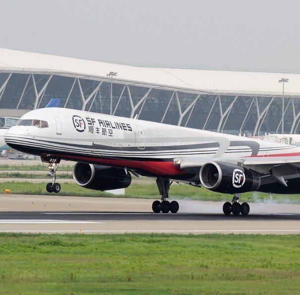 中國國際航空與順豐航空近日險些在俄羅斯上空相撞，圖為順豐航空飛機。(示意圖) 圖：翻攝自 X