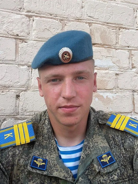 俄羅斯梁贊高等空降軍官學院的一名學員謀殺了他的軍士長指揮官，圖為年僅 24 歲的受害者中士伊萬·塞林（Ivan Selin）。 圖：翻攝自 X @nexta_tv