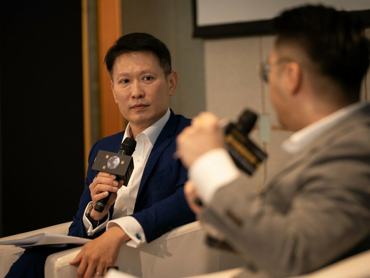 幣安聯合執行長鄧偉政（Richard Teng）(左)。 圖 : 幣安/提供