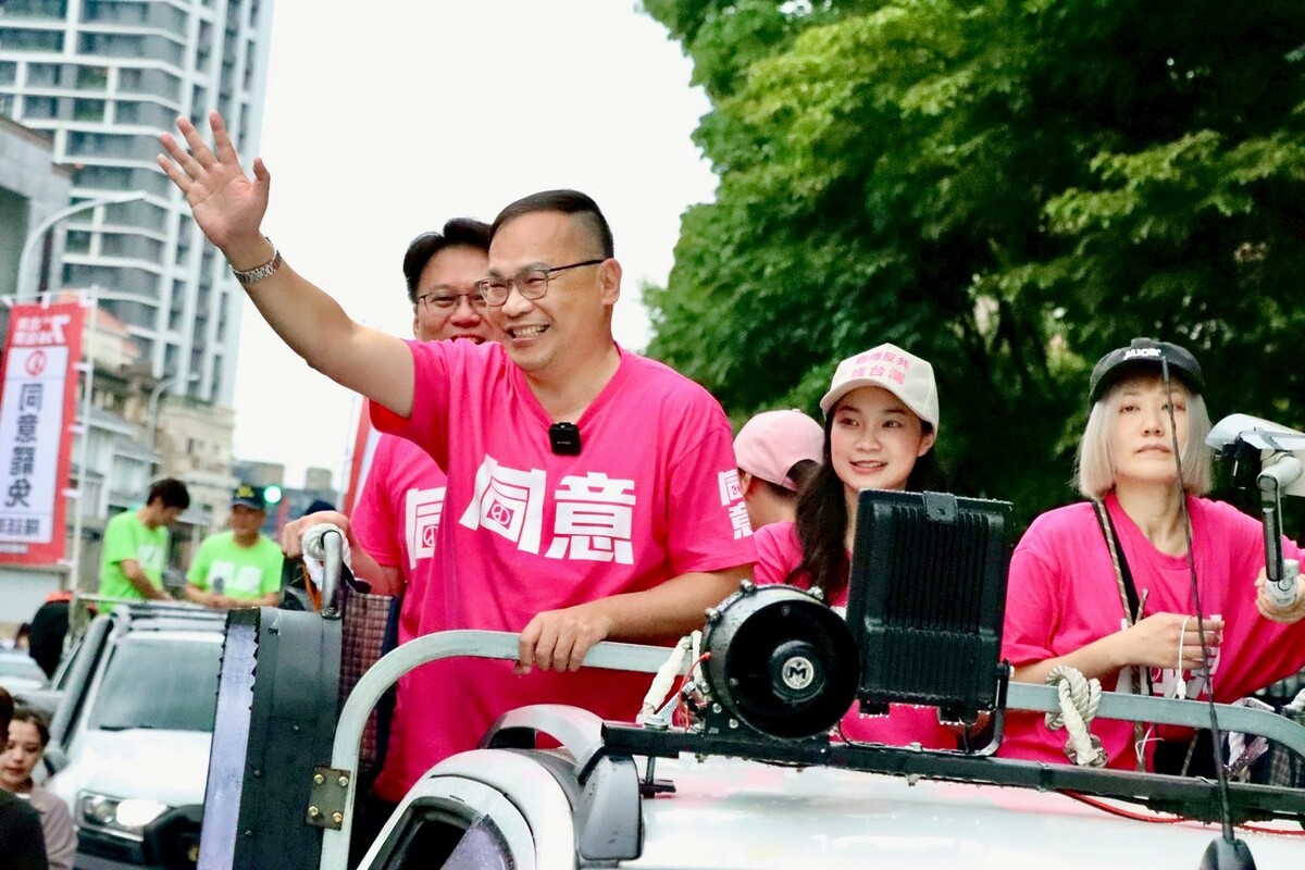 由立法委員王義川發起的「同意罷免大車隊 守護台灣不後退」車隊掃街行動，今（11）日下午在台中登場。 圖：罷免團體/提供