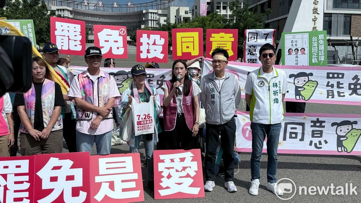 「456區聯合車掃」行動，從西屯區宜寧中學起跑。 圖：唐復年/攝