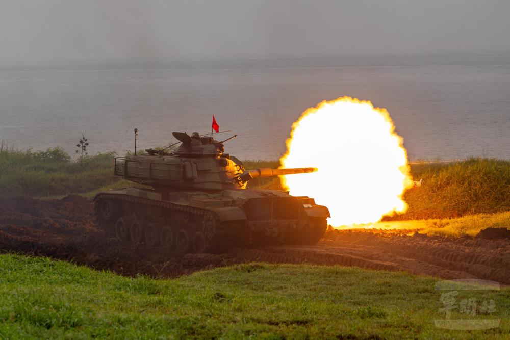 M60A3戰車執行戰場掃蕩。 圖 ：軍聞社提供