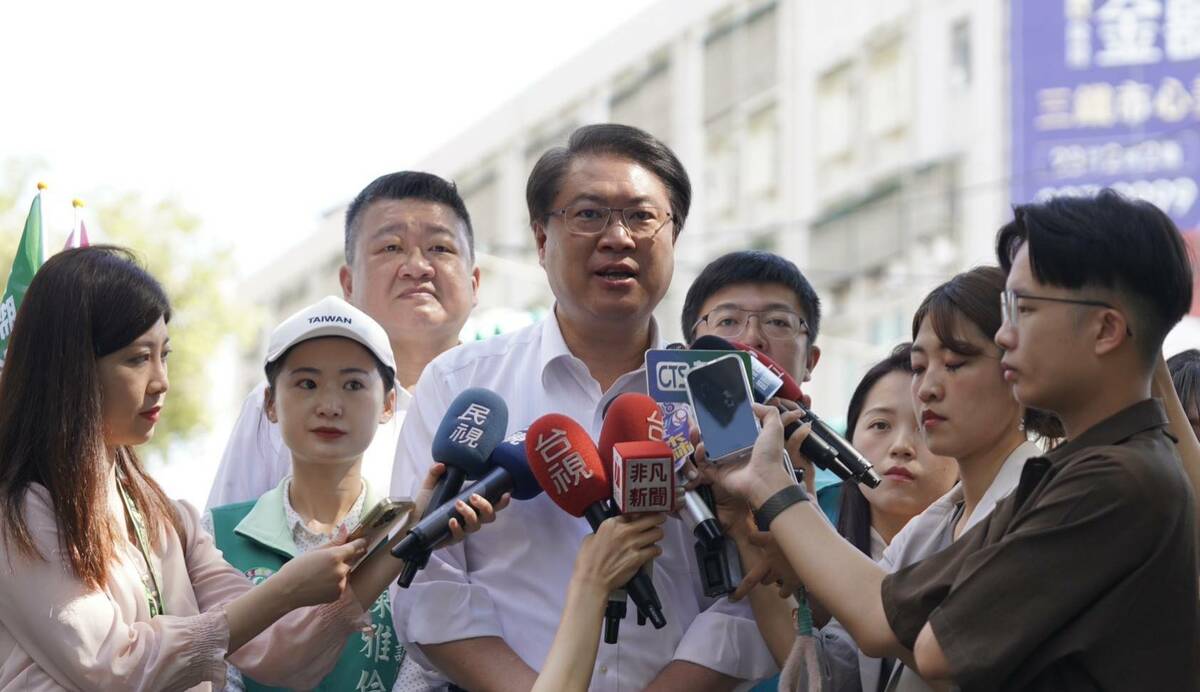 林右昌批國民黨拿人民的錢來向人民買票。 圖：民進黨 / 提供（資料照）
