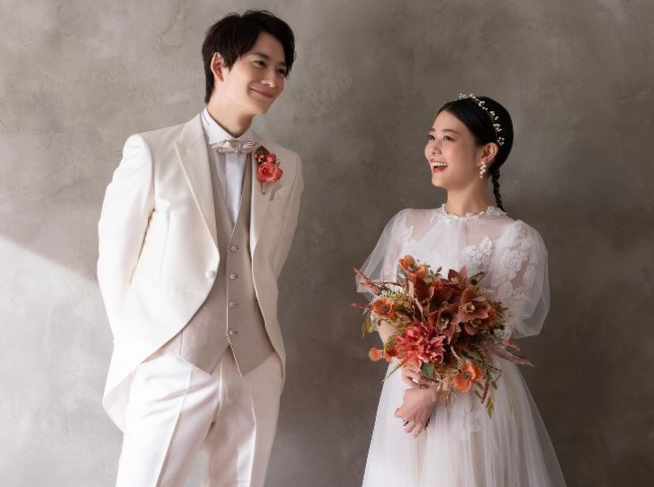 高畑充希(右)去年11月與岡田將生閃婚，今(16)日高畑充希公布懷孕的好消息。 圖：翻攝自高畑充希IG