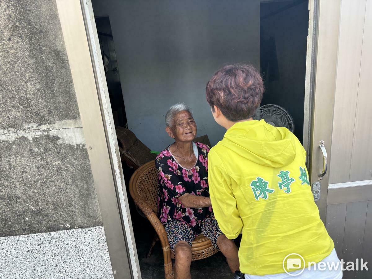 陳亭妃強調，這次丹娜絲颱風造成台南多數房屋毀損，尤其屋頂掀落的情形普遍，損壞程度雖有差異，但居民已無法承受再次打擊。因此，未雨綢繆、提前部署成為當務之急，而提供妥善的安置點更是首要任務。 圖：陳亭妃服務處提供