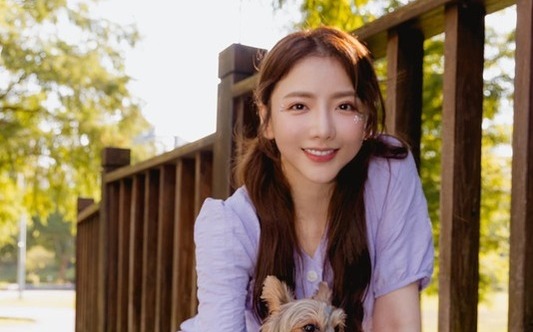 女星宋羽葤6歲信佛！給3隻愛犬也吃素 遭疑虐待動物