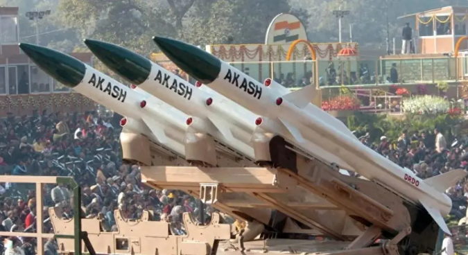 印度總理莫迪親自向巴西推銷「阿卡什」（Akash）防空飛彈系統，卻最終遭遇冷遇。 圖:翻攝自騰訊網