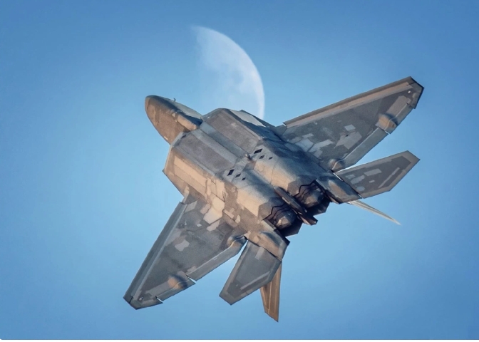 美軍F-22戰機。(示意圖) 圖 : 翻攝自單手搓核彈