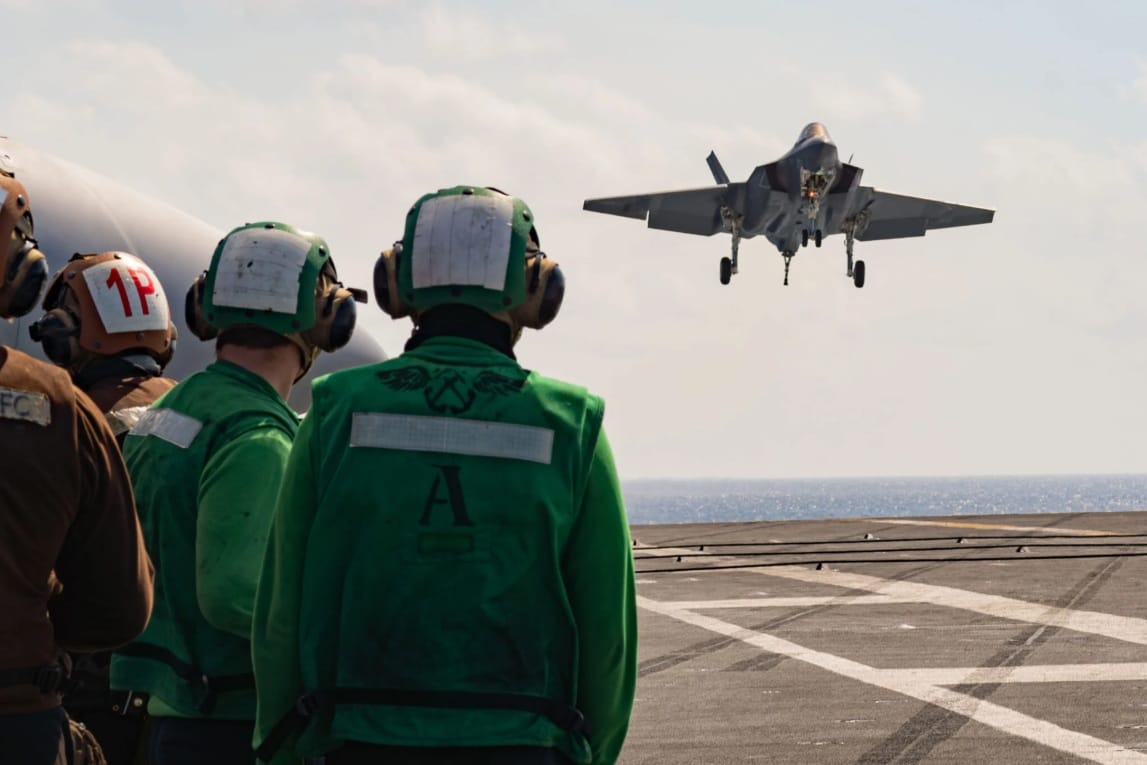 美國海軍「華盛頓號」航空母艦將搭載F-35C加入「護身軍刀2025」聯合軍演。 圖：翻攝US Navy