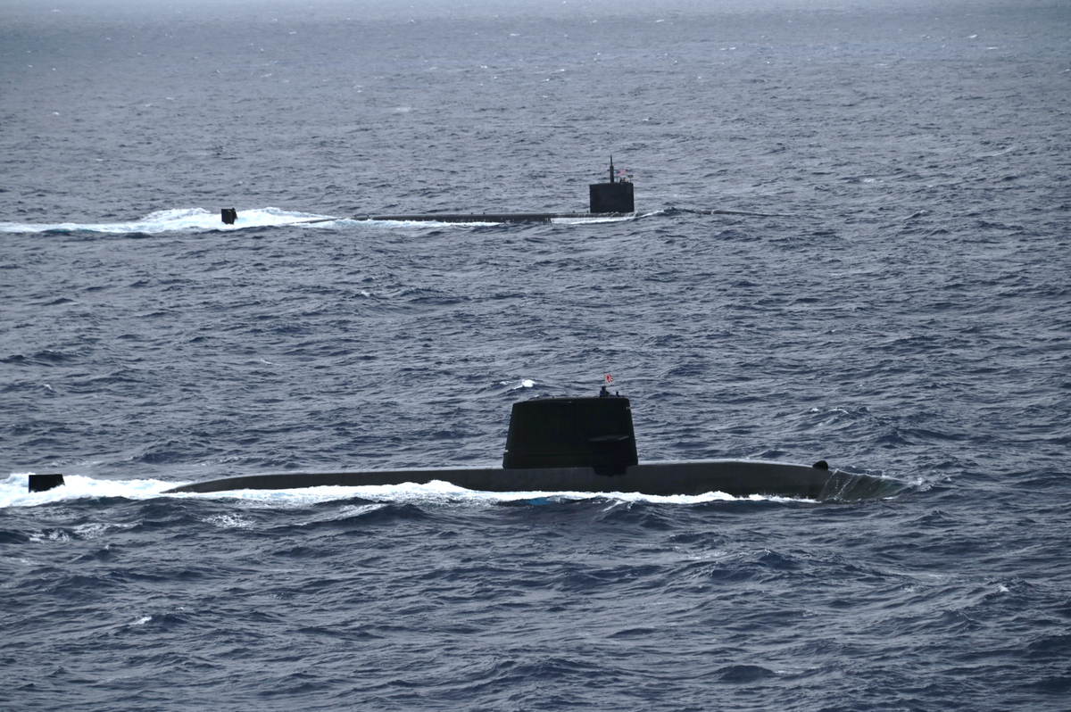 美國洛杉磯級核動力攻擊潛艦「聖菲號（SSN 763）」與日本海上自衛隊潛艦在太平洋海域進行為期兩天的「潛艦演習25-1」（SUBEX 25-1）雙邊演習，展現美日海軍潛艦部隊的協同作戰能力。 圖：翻攝「X」@US7thFleet