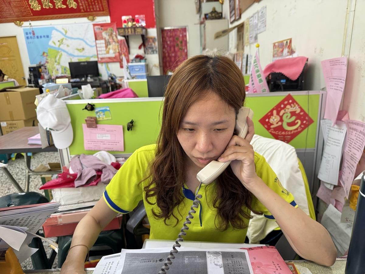中六罷免投票進入倒數，陳雅惠服務處密集催票，力拚726罷免羅廷瑋成功過關。 中市議員陳雅惠服務處提供