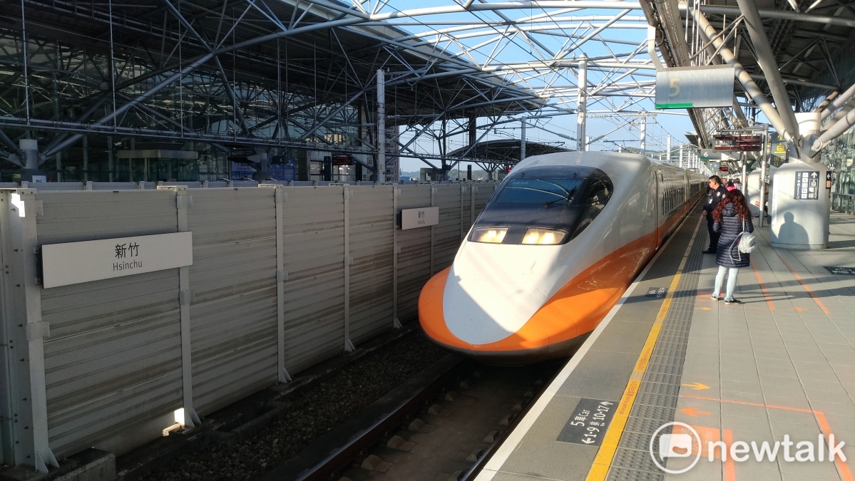 史哲表示，高鐵凍漲18年，但「以價制量」不是高鐵思考重點。要等購買的12輛新世代列車全都上線營運、且確實提升了乘車品質後，才會開始討論票價是否調整。 圖：取自台灣高鐵新竹站(資料照)