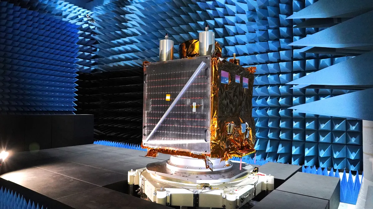 灣首個自製光學遙測衛星星系—福衛八號的第一顆衛星(FS-8A) 經歷一連串火箭與太空環境驗測，國家太空中心(TASA)今(24)日宣布全功能測試完成。 圖：國家太空中心／提供