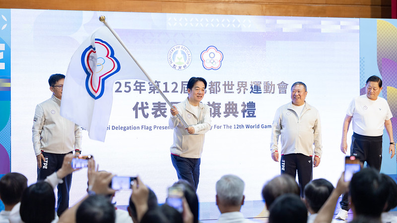 賴清德說，規劃教練選手優先搭商務艙 圖：總統府提供