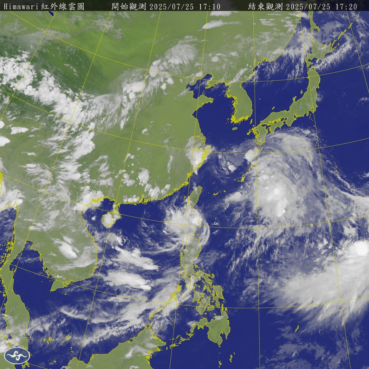 衛星雲圖顯示，台灣分別被南方的竹節草颱風和東北方的TD10圍繞。 圖：翻攝自中央氣象署官網