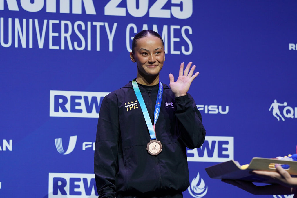 從瑞典轉籍到台灣的21歲混血體操女將陳瑞安（圖），26日在萊茵魯爾世大運女子全能決賽，以52.065分勇奪銅牌，成為台灣首名在世大運奪牌的體操女將。（大專體總提供）中央社記者陳容琛傳真 114年7月26日