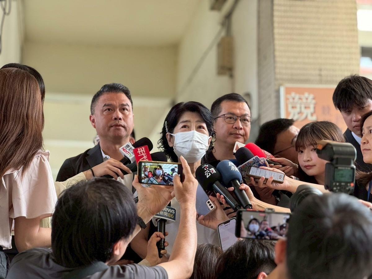 針對柯文哲無法參與投票一事，陳佩琪今（26）日上午受訪時質疑，法院不讓柯文哲投票的原因並不是「會影響公益」，而是「影響執政黨利益」。 圖：羅智強辦公室 提供