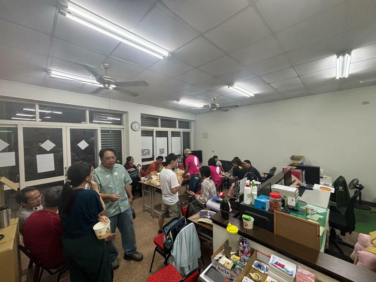 南投罷團召開會議，針對下一階段地面宣傳、陸戰布局與志工協調進行策略討論。 圖：「去游除垢」團隊提供
