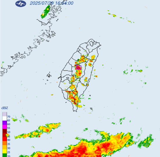 氣象署對南投縣發布大雷雨即時訊息，暴雨將持續時間至18時15分。 圖：取自中央氣象署