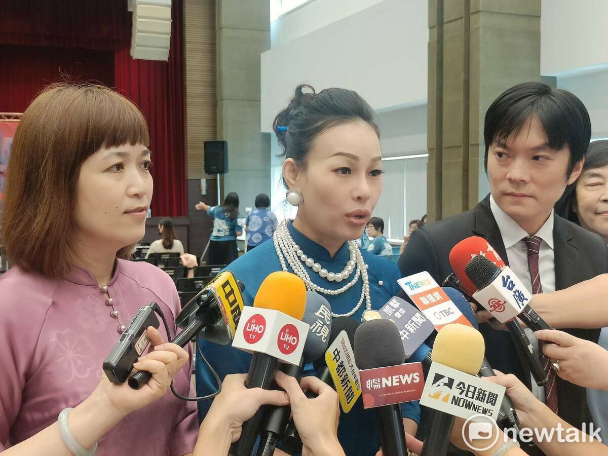論壇邀請金鐘獎入圍演員阮氏翠恆、廣播主持人阮氏貞，以生命故事回應媒體如何形塑社會觀感。 圖：唐復年/攝
