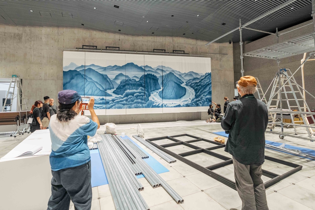 藝術家陳景林大型新作《臺灣母親河》首度曝光，躍上「臺灣光譜」展覽牆面。 圖：文化部提供