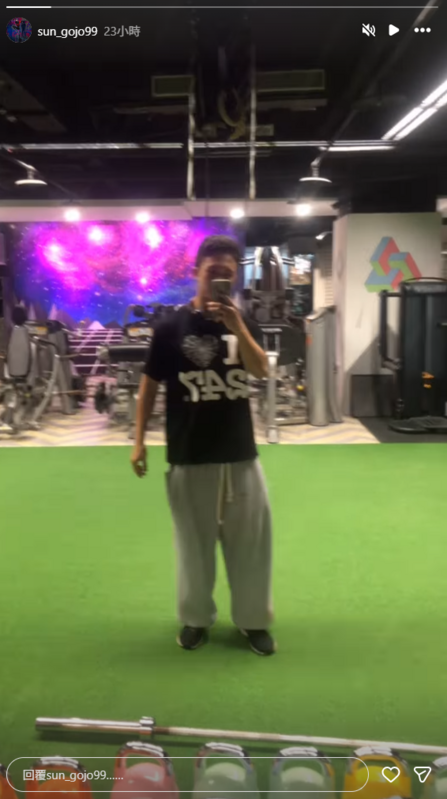 孫安佐分享自己在健身房中的影片。 圖：翻攝自孫安佐IG