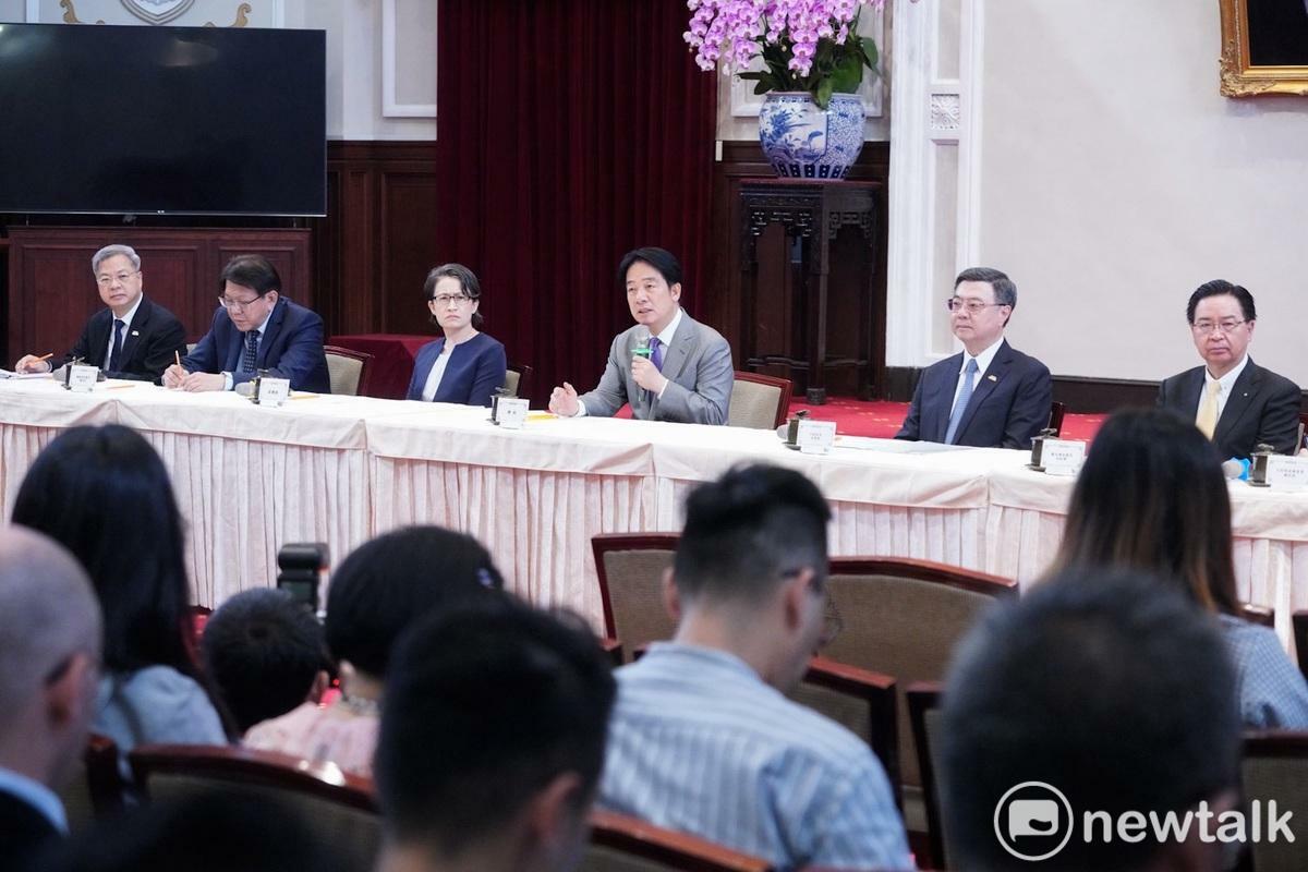 今（1）天出席總統府記者會包括：賴清德總統、蕭美琴副總統、行政院長卓榮泰、總統府秘書長潘孟安、國安會秘書長吳釗燮、行政院秘書長龔明鑫和行政院楊珍妮政委共7人。 圖：張良一/攝