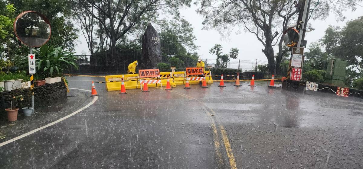 公路局指出，高屏山區共有9處預警性封閉路段，3處道路災阻路段。(圖為台24線37K 300(神山)路段) 圖：公路局／提供