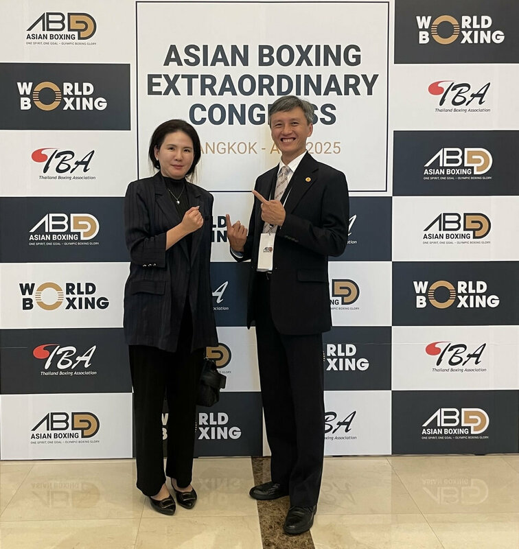 亞洲拳擊總會日前在泰國曼谷舉行特別代表大會，決議由擔任中華民國拳擊協會國際關係顧問吳倫閑（左）擔任執行委員，拳協秘書長彭俊銘（右）樂觀其成。（中華民國拳擊協會提供）中央社記者黎建忠傳真  114年8月4日