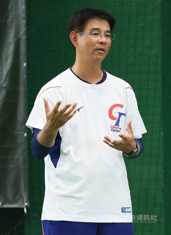 亞洲棒球錦標賽將於9月在中國舉行，台灣培訓隊4日到台南亞太國際棒球訓練中心練球，總教練湯登凱（圖）受訪表示，最終名單不會有太大變動，尤其是野手群。中央社記者張新偉攝  114年8月4日