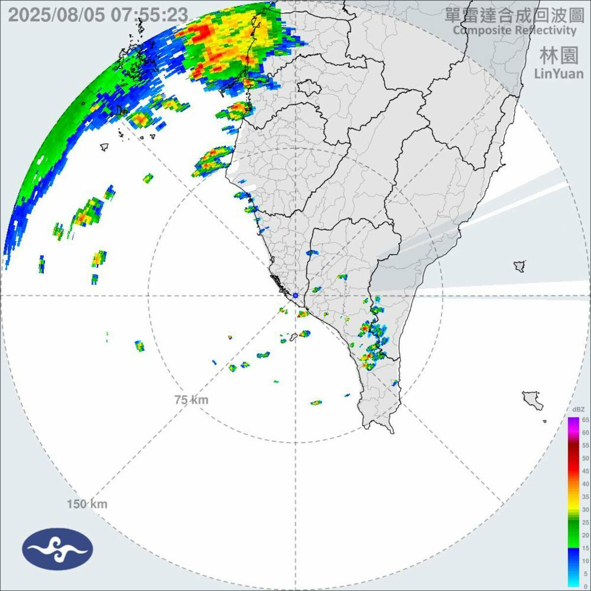 台灣颱風論壇｜天氣特急貼出上午的雷達回波圖表示，「雖然還有零散的雲雨，但不多了，天氣正漸漸好轉中！」 圖：取自台灣颱風論壇｜天氣特急