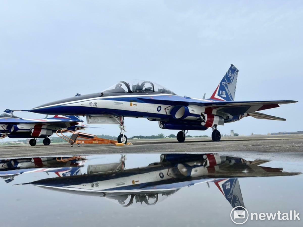 AJT型機是我國最新研發之高級教練機「勇鷹號」用以取代AT-3及F-5型機。 圖：金大鈞/攝