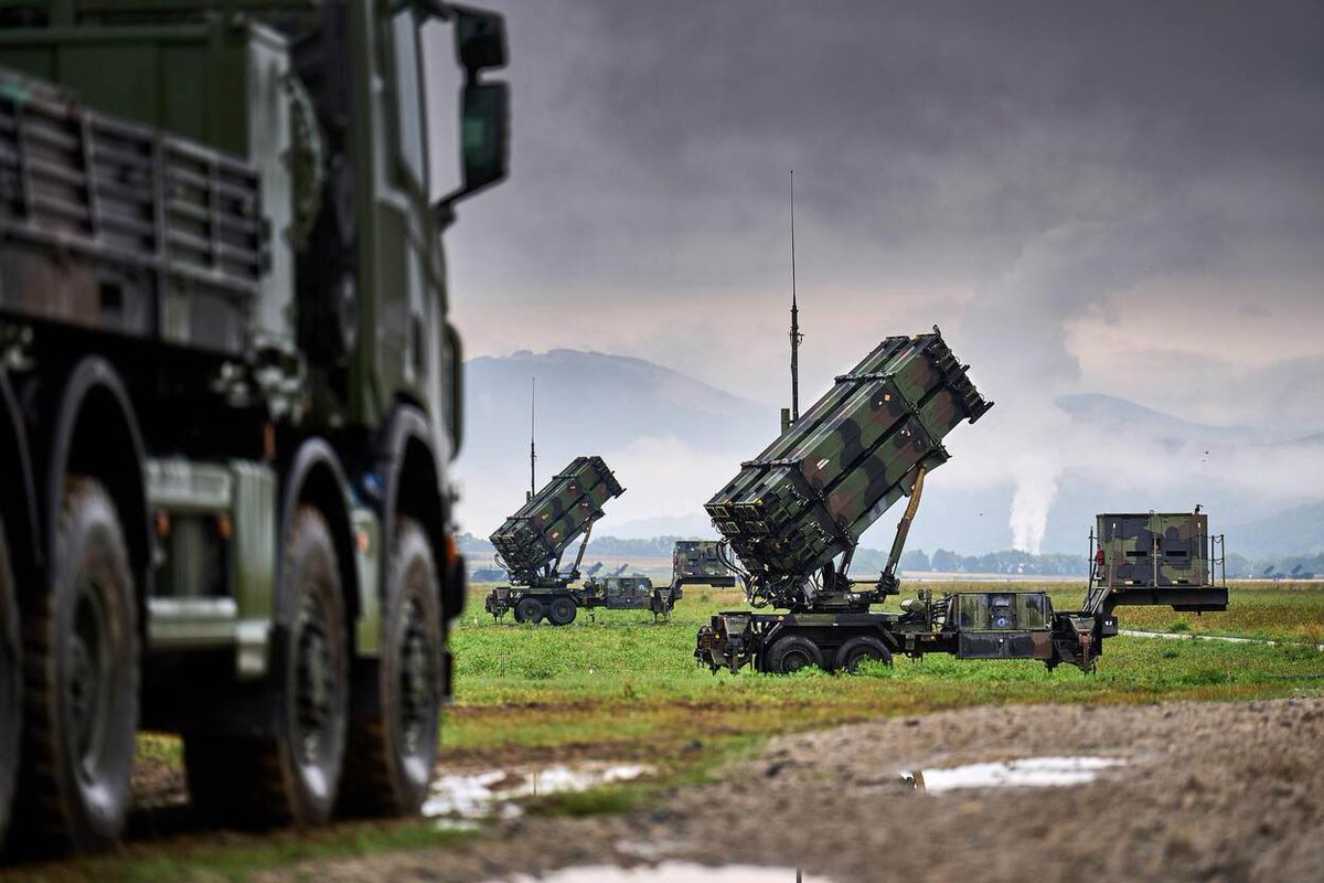 空軍則以防空導彈為主，包括增購 4 套愛國者系統、518 枚導彈，以及 9 套 NASAMS 系統、339 枚導彈，並規劃增購 2 套「天弓四」中遠程防空導彈系統及天劍、天弓三導彈，用於提升重要城市與基地防護能力。圖為愛國者飛彈。 圖：翻攝自 X @NOELreports