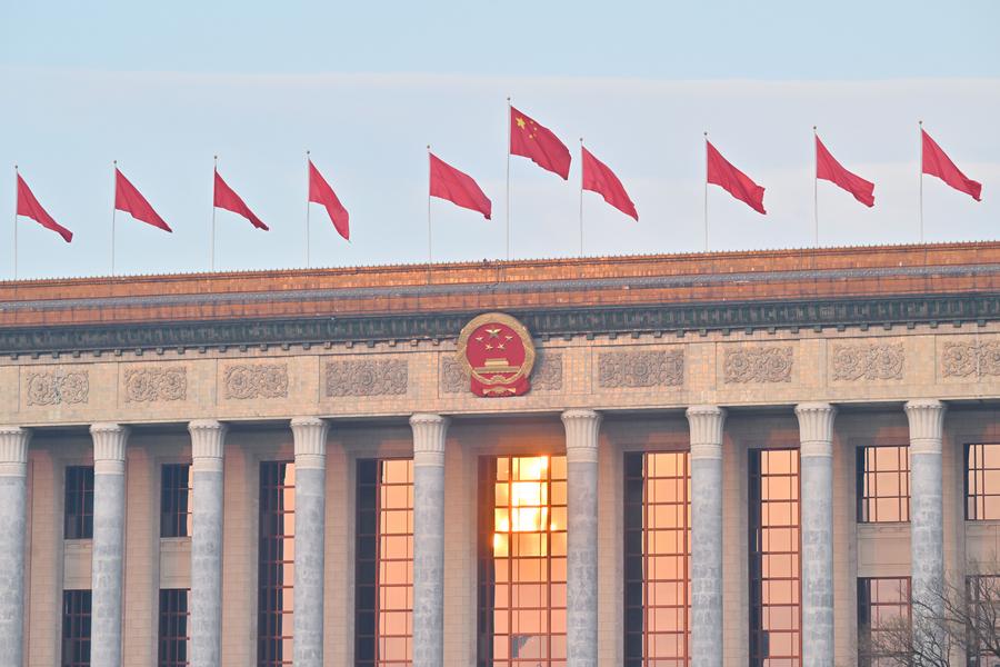 中國全國人民代表大會常務委員會26日閉幕後發布公告，一口氣罷免19名第十四屆全國人大代表資格，其中9人來自解放軍體系。 圖：翻攝自 X 人民日報 People's Daily