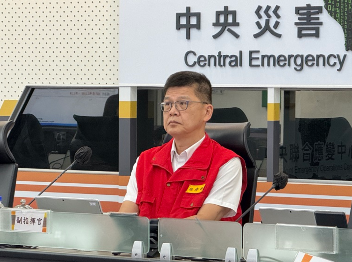中央災害應變中心今（5）日下午5時召開0728豪雨第二十五次工作會報，由副指揮官黃宏莆主持。 圖：中央災害應變中心提供